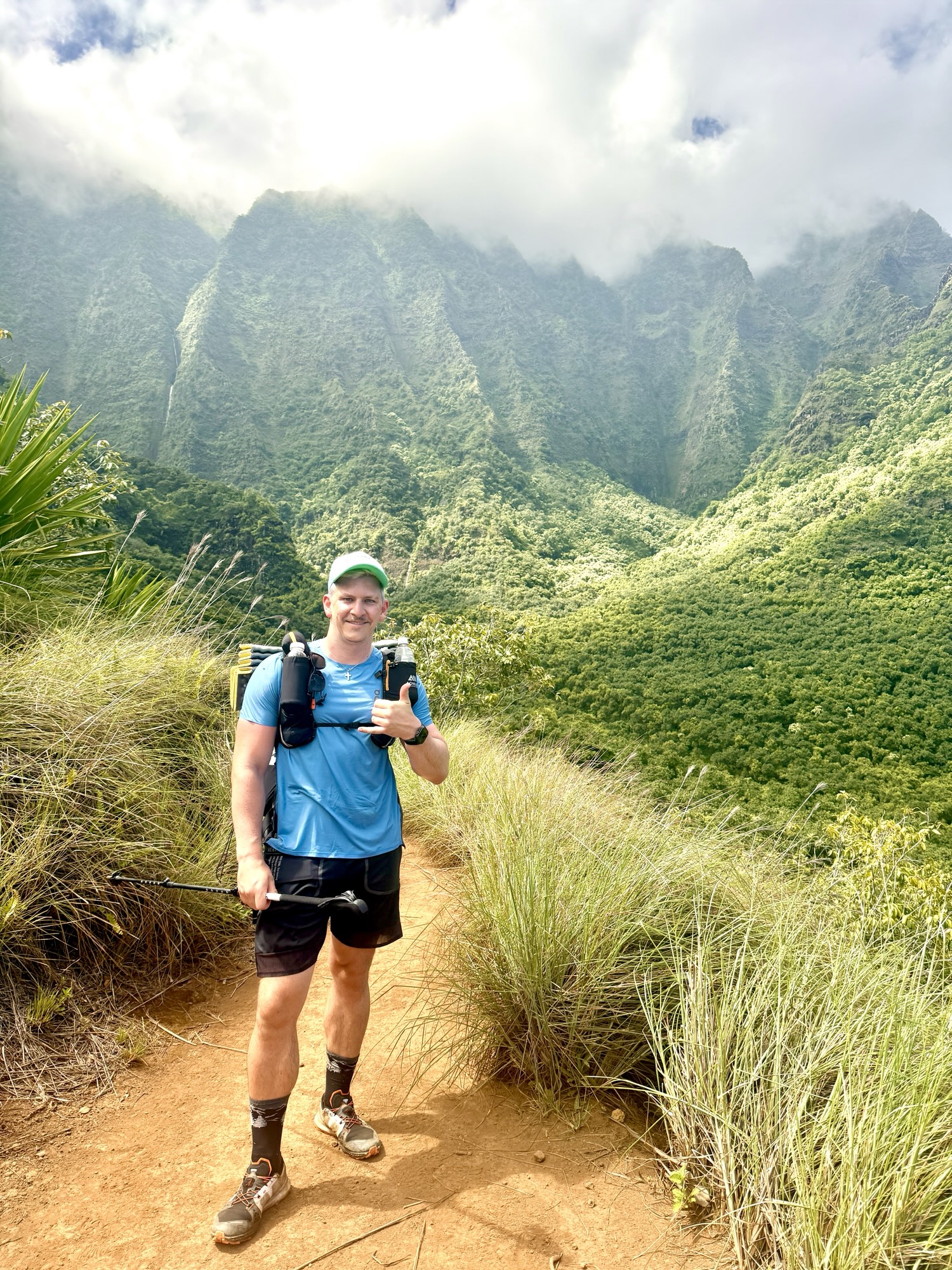 Unterwegs auf einem Bergpfad auf Kauaʻi