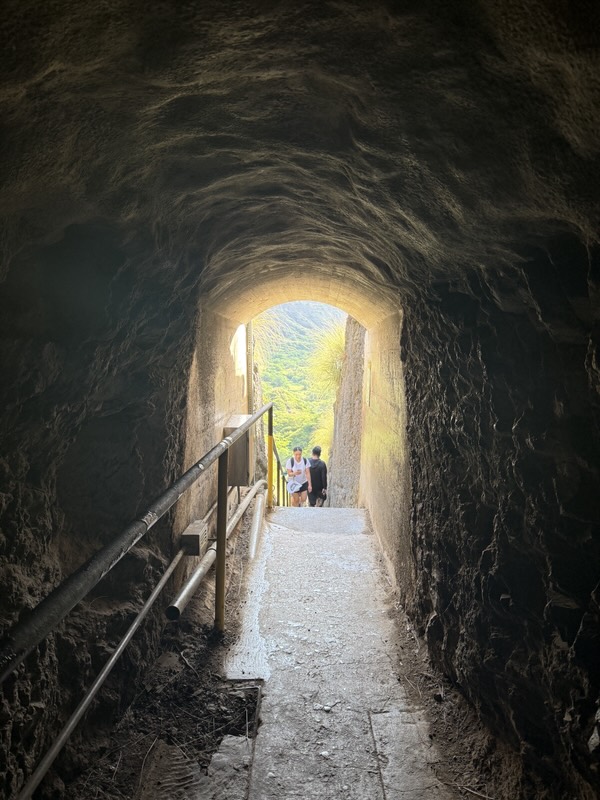 Tunnel auf dem Weg zum Gipfel des Diamond Head